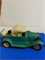 Hubbley toy car 854-5k Die cast pale green metal