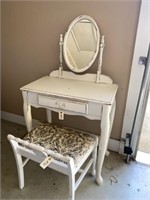 Petite vanity with vanity stool