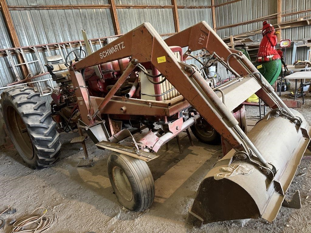 Farmall IH 656 Gas wide front Tractor