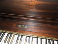 SPINET PIANO AND BENCH, NEEDS TUNED,