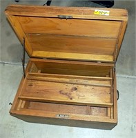 ANTIQUE WOOD STORAGE CHEST, WITH REMOVABLE