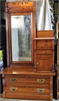 Oak Gentleman's Dresser w/ Mirror
