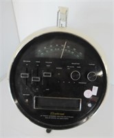 Weltron 8 Track AM/FM AC/Battery Operated Radio.