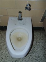(4) Toilets