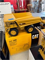 CAT 789B Off Highway Truck 1:50 Scale w/Box
