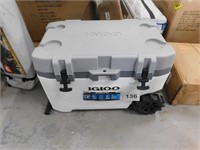 Igloo 75 quart rugged roller cooler