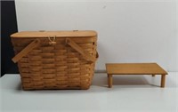 1991 Longaberger Large Picnic Basket With Stand