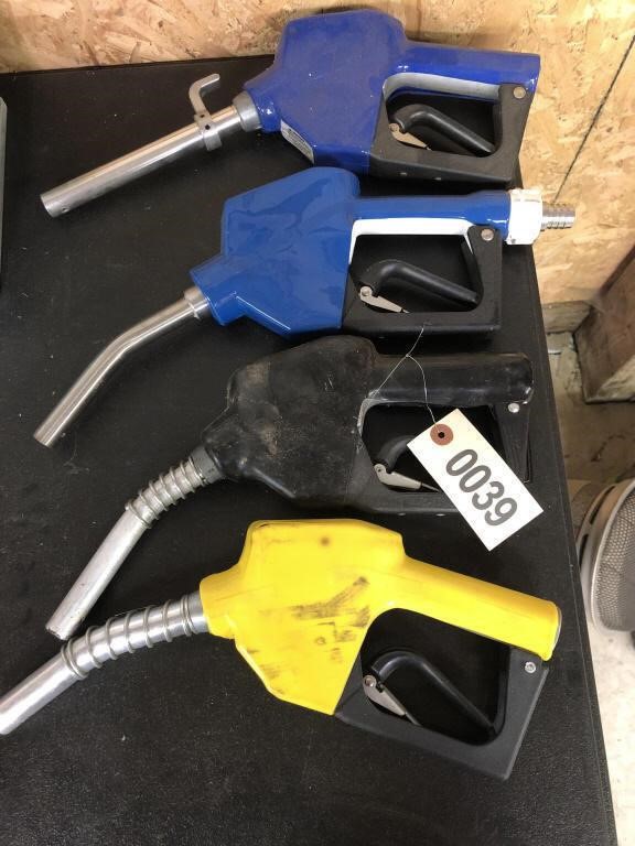 4 Fuel Nozzles