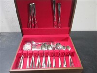 Oneida Flatware Set