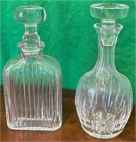 Q - LOT OF 2 DECANTERS (K18)