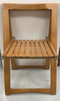 Mid Century Modern wood folding chair. 29” H