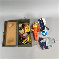 VINTAGE GI JOE FOOTLOCKER & ACCESSORIES