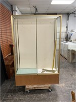 Display Case Has 4 Glass Shelves & Glass Doors