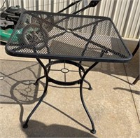 Patio table 30” x 30” x 28 1/2”