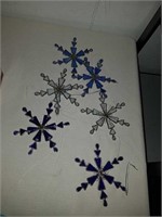 6 decorative snowflakes