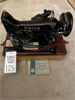 Vintage sewing mahine w/sewing notions