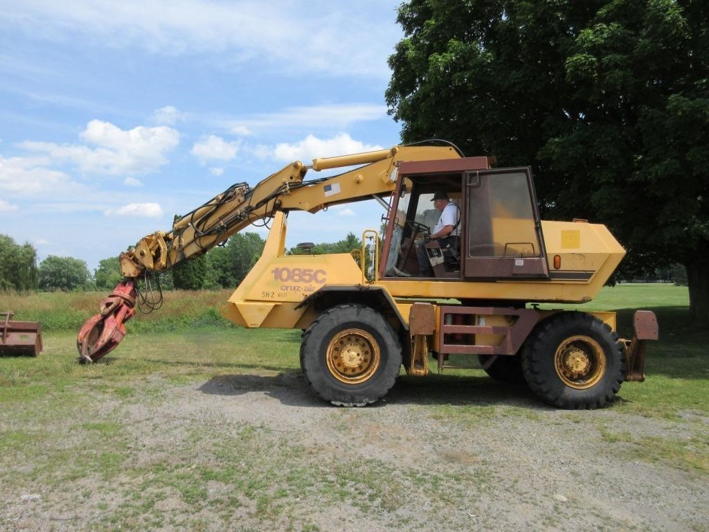 Badger 1085c Cruz-Air Wheeled Grapple Excavator