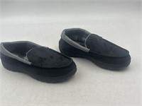 NEW Size 9 Black Slippers