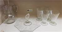 WATER PITCHER, (4) PARFAIT GLASSES & SERVING TRAY