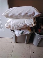 Towels & Pillows in tote