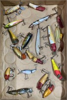 LG LOT OF VINTAGE FISHING LURES