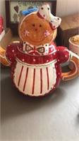 Gingerbread tea pot