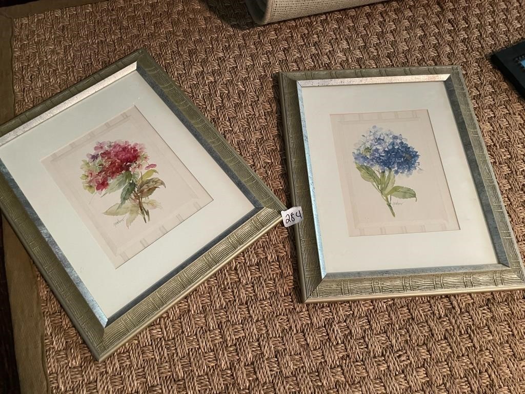 2 framed floral prints