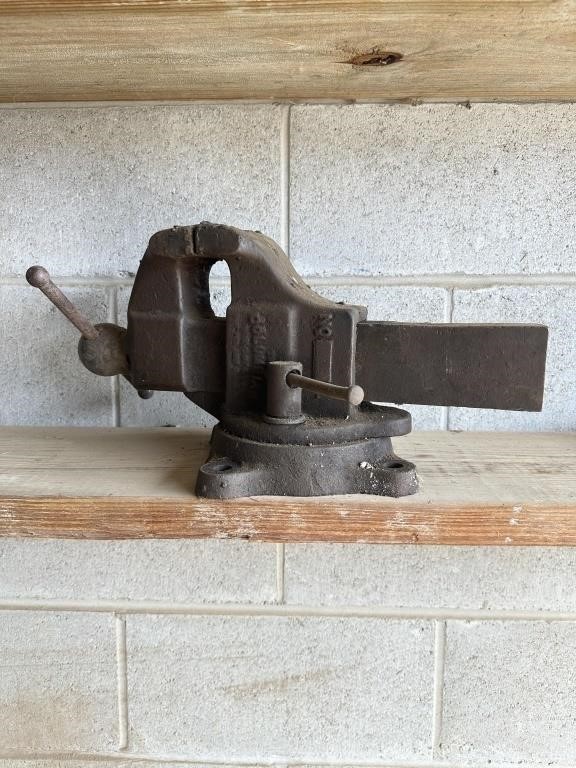 Columbian Bench Vise