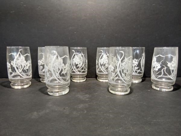 8 Floral Drinking Glasses