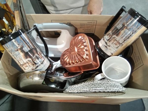 Vintage kitchenware Lot and more