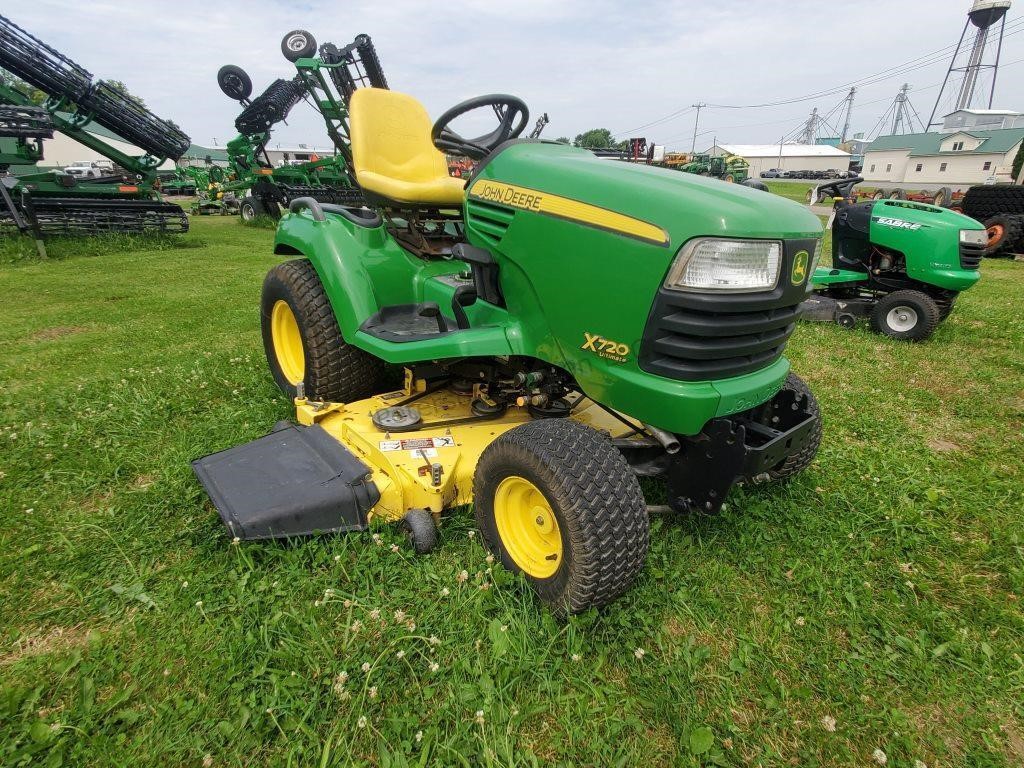 2006 John Deere X720 Lawn Mower