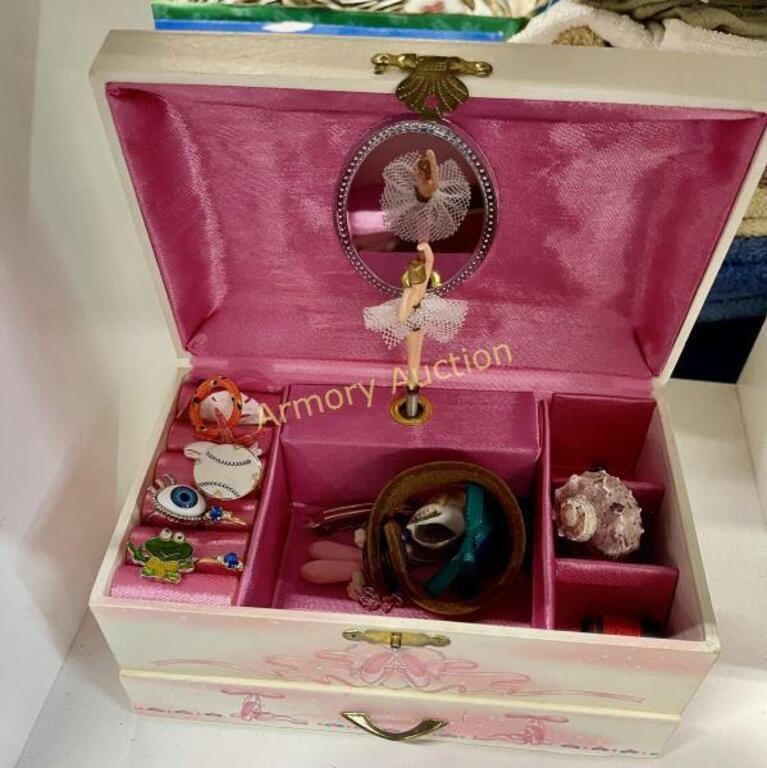 BALLERINA MUSICAL JEWELRY BOX W/ JEWELRY