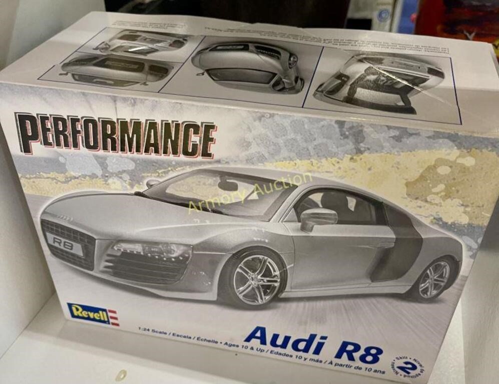 AUDI R8 PERFORMANCE MODEL REVELL