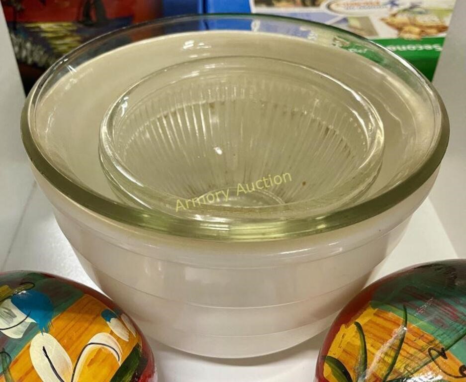 VINTAGE GLASS MIXING BOWLS