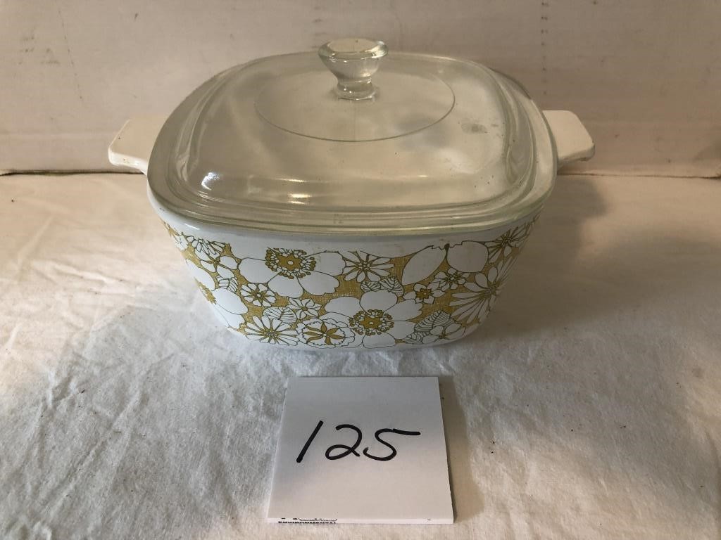 Corning Ware 1 3/4 quart dish with lid