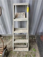 4ft Light Aluminum Step Ladder
