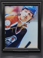 Wayne Gretzky 8x10, with COA