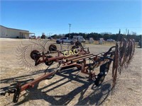 Hesston 8 Wheel Hay Rake