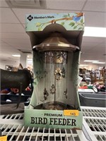NEW BIRD FEEDER