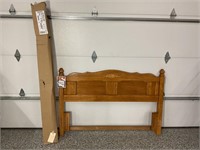 COLONIAL FURNITURE FULL OR QUEEN OAK HEADBOARD NEW