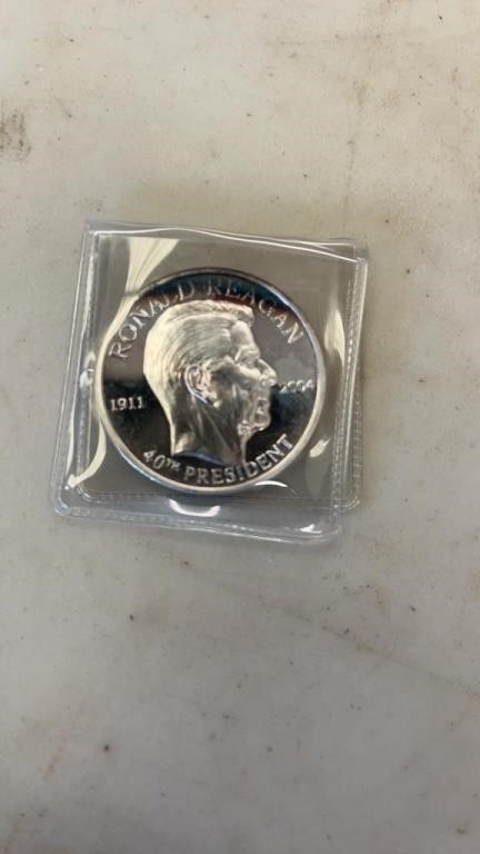 Ronald Reagan 1 ounce .999 Fine Silver Coin