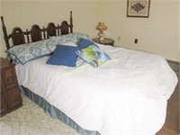 Vintage Queen Bed Frame With Mattress