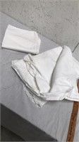 Cotton table cloth with cotton napkins
