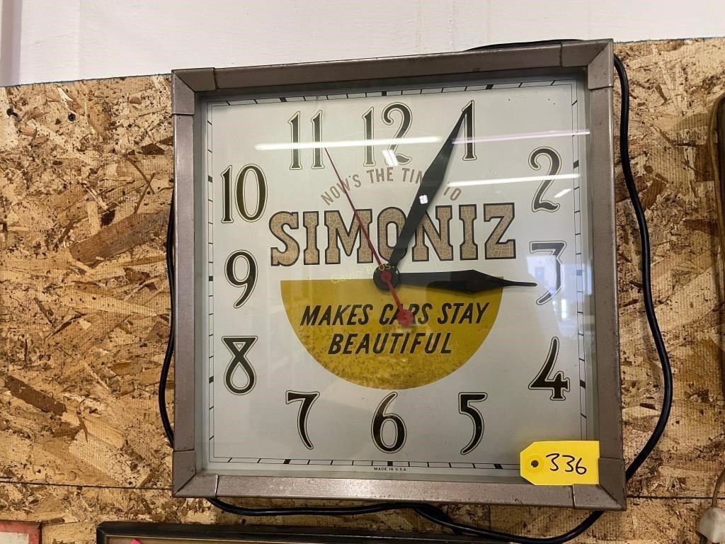 Simoniz Clock