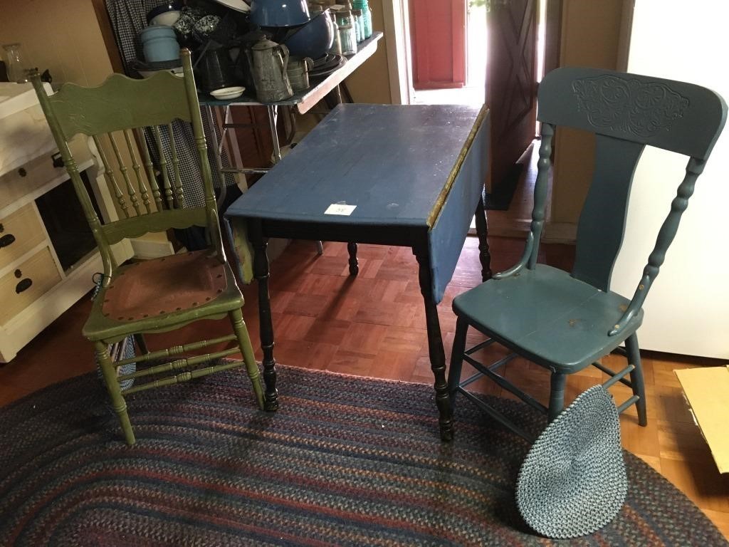 Drop leaf table + 2 odd chairs