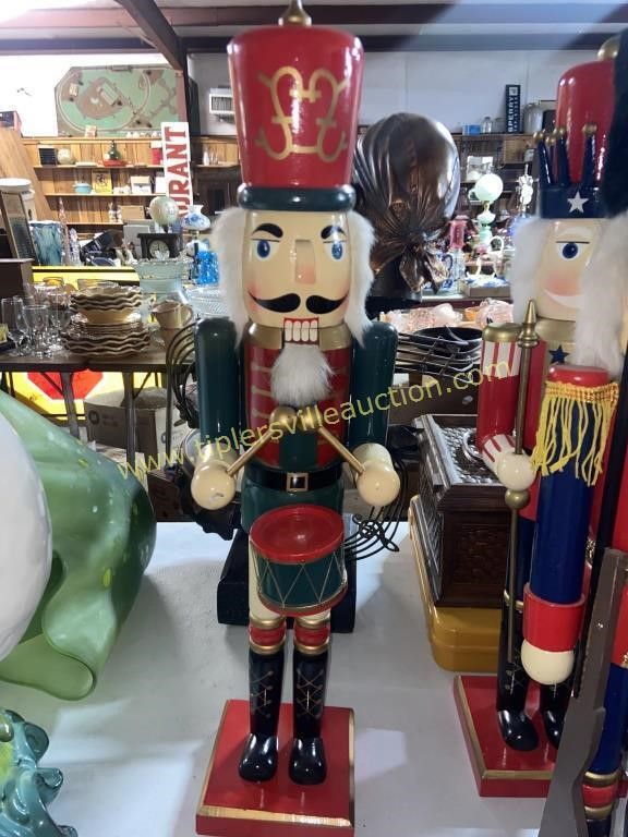 24in drummer nutcracker