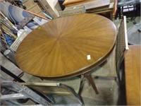 OVAL TABLE W/ 4 CHAIRS 53"