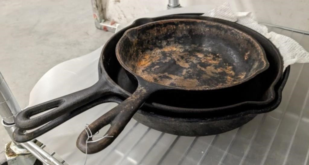 CAST IRON FRYING PANS