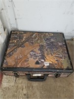 Very nice pistol case decorated with leaves    (S3