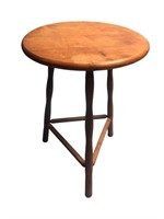 Antique maple turned leg tavern table tri-legged